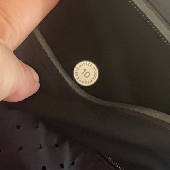 Lululemon Speed Up Shorts - Size 10 - Picture 6 of 7